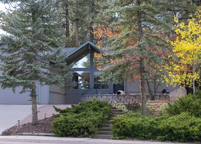 Retreat W Hot Tub Fireplace *