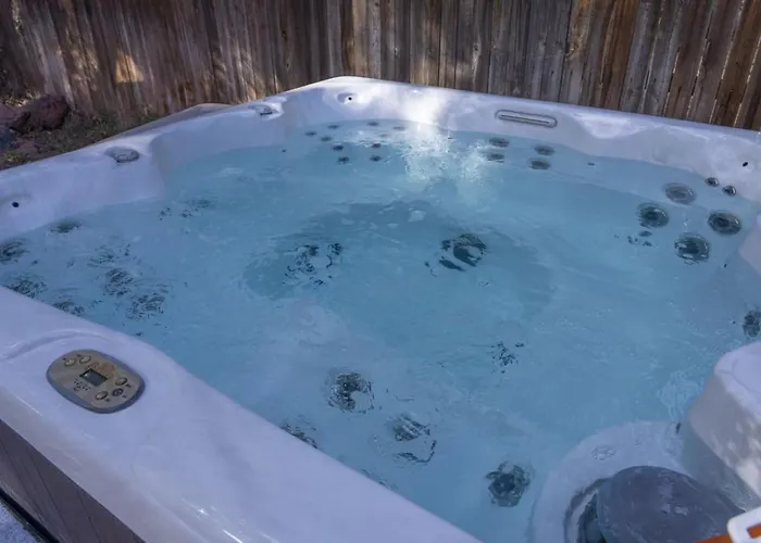 Hébergement de vacances Retreat W Hot Tub Fireplace